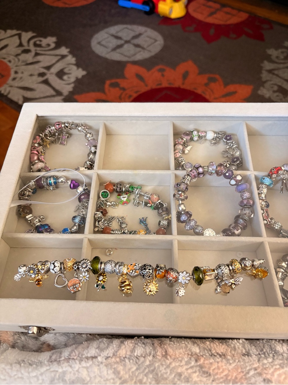 Pandora daisy and bee themed bracelet - Picture 9 of 9